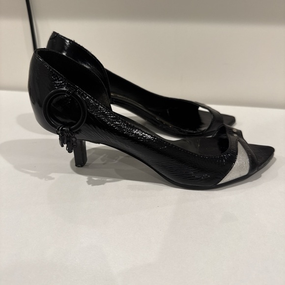 Luiza Barcelos Black Patent Kitten Heels w/ Charms Size 6.5 - Picture 5 of 8